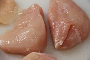 mengolah ayam